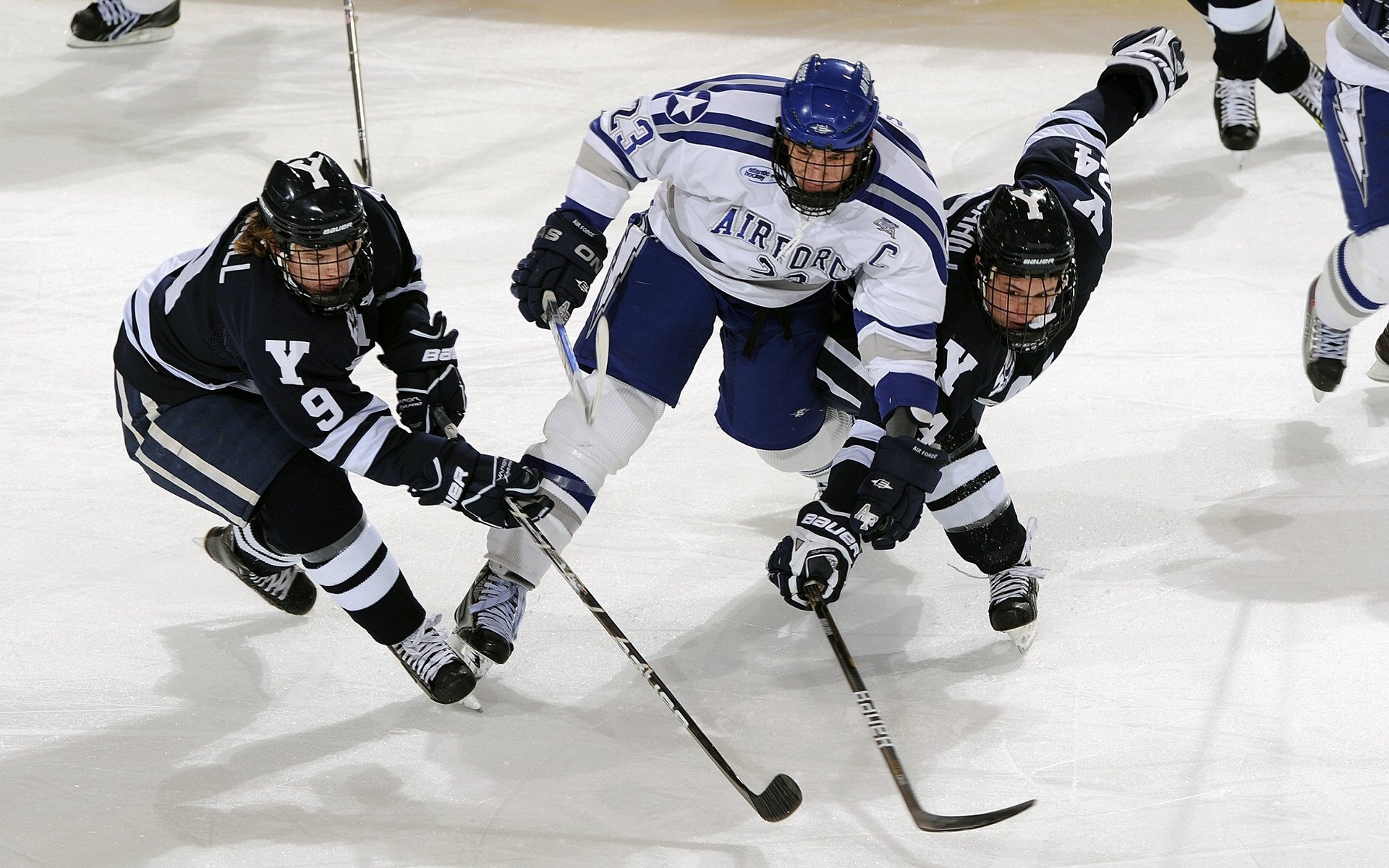 开云体育下载-利拉德压制级发挥，76人爆冷热火